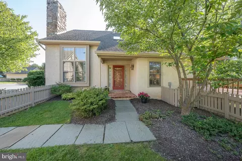 443 Chandlee Dr, Berwyn, PA 19312