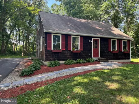 98 Media Rd, Oxford, PA 19363