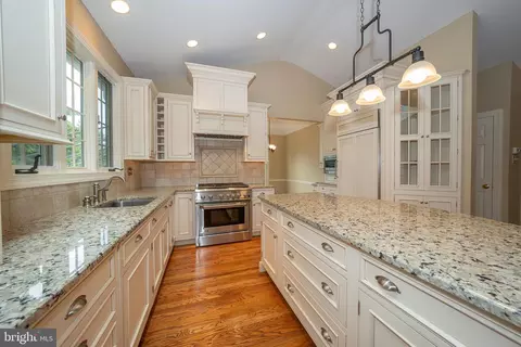 175 Little Turtle Way #75, Berwyn, PA 19312 photo 12