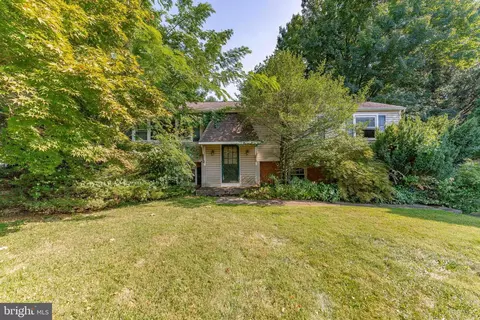 460 Gateswood Dr, West Chester, PA 19380