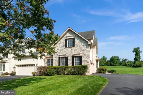 12 Kingston Cir, Exton, PA 19341
