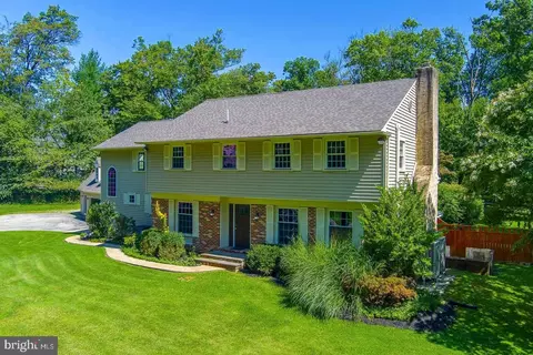 29 Long Ln, Malvern, PA 19355