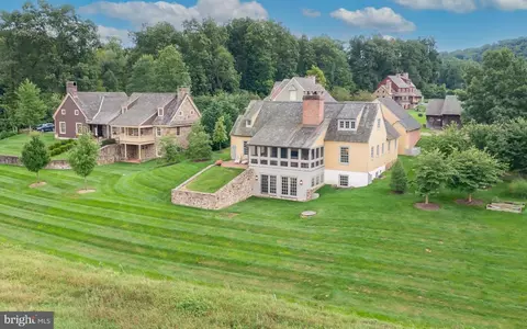 106 Orchard Hill Ln, Elverson, PA 19520