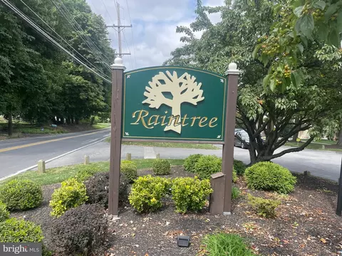 1803 Raintree Ln, Malvern, PA 19355