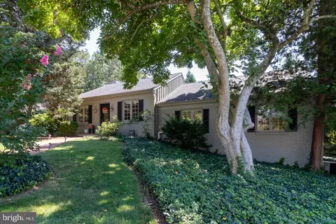 218 W Sickle St, Kennett Square, PA 19348