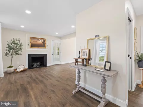 Entry Way - 1102 E Baltimore Pike, Kennett Square, PA 19348 photo 2 of 5