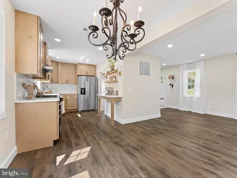 Entry Way - 1102 E Baltimore Pike, Kennett Square, PA 19348 photo 5 of 5
