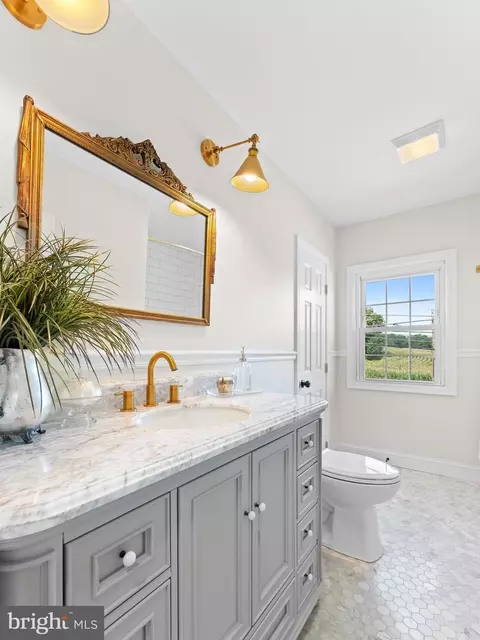 Bath - 1102 E Baltimore Pike, Kennett Square, PA 19348 photo 3 of 5