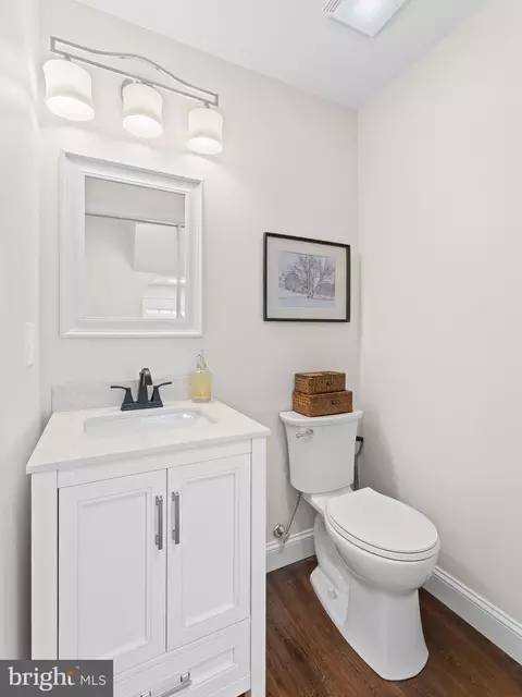 Bath - 1102 E Baltimore Pike, Kennett Square, PA 19348 photo 1 of 5