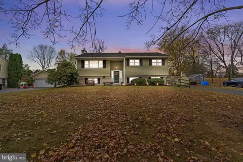 608 W Pothouse Rd, Phoenixville, PA 19460