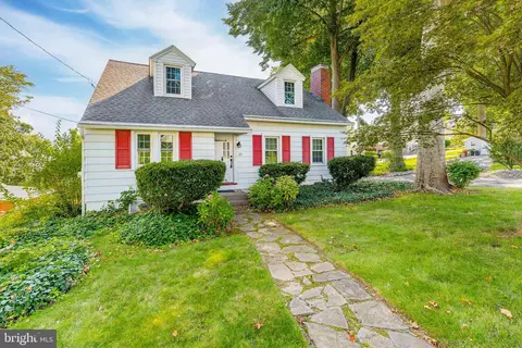 121 N Cedar St, Spring City, PA 19475