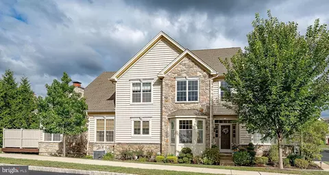 14 Jasmine Ct, Malvern, PA 19355