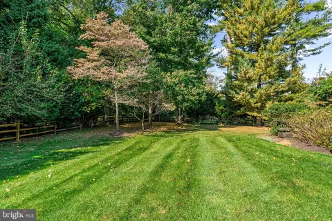 Exterior - 614 S Waterloo Rd, Devon, PA 19333 photo 10 of 12