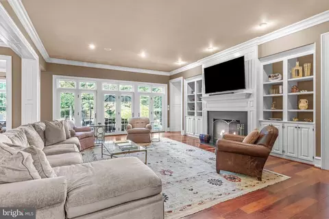 Living - 614 S Waterloo Rd, Devon, PA 19333 photo 2 of 4