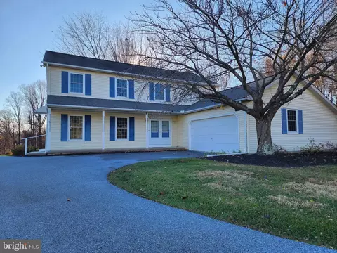 13 Allison Dr, West Brandywine, PA 19320