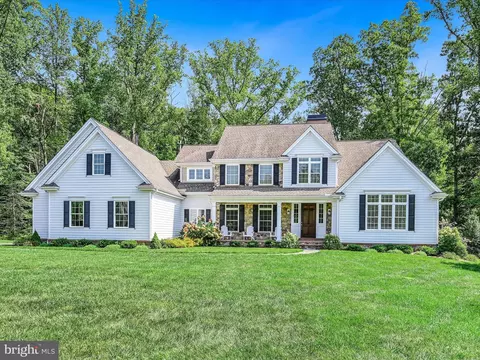 211 Arrowwood Ln, Chadds Ford, PA 19317