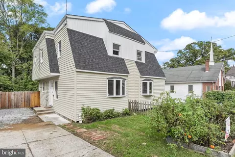 225 E Linden St, Kennett Square, PA 19348