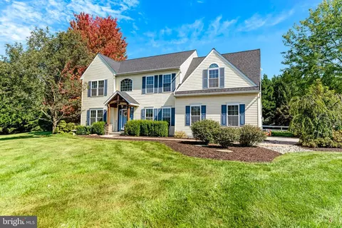 24 Field Stone Dr, Cochranville, PA 19330