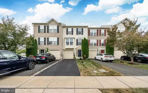 7 N Savanna Dr, Pottstown, PA 19465