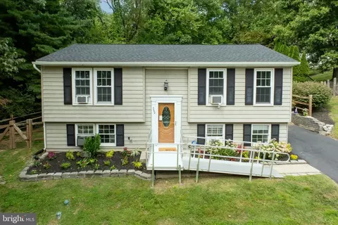 360 Jennifer Dr, Coatesville, PA 19320