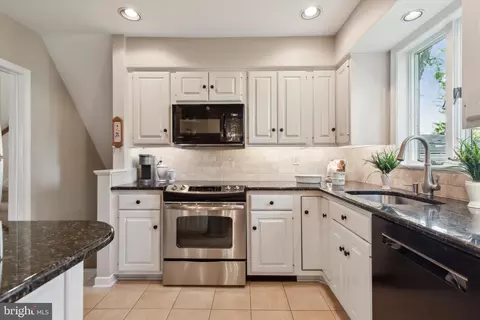 319 Landsende Rd, Devon, PA 19333 photo 9