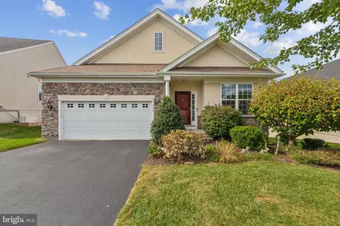 212 Gaston Ln, Coatesville, PA 19320