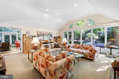 Living - 328 Beaumont Rd, Devon, PA 19333 photo 1 of 2