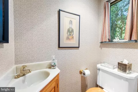 Bath - 328 Beaumont Rd, Devon, PA 19333 photo 1 of 5