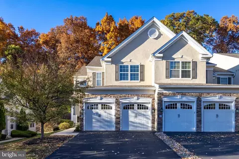 2923 Cottonwood Ln, Chester Springs, PA 19425