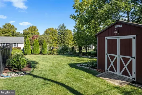Exterior - 84 Walker Rd, Wayne, PA 19087 photo 12 of 15