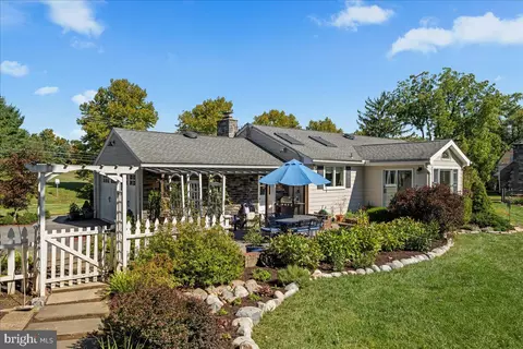 Exterior - 84 Walker Rd, Wayne, PA 19087 photo 5 of 15