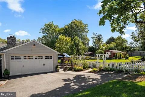 Exterior - 84 Walker Rd, Wayne, PA 19087 photo 14 of 15