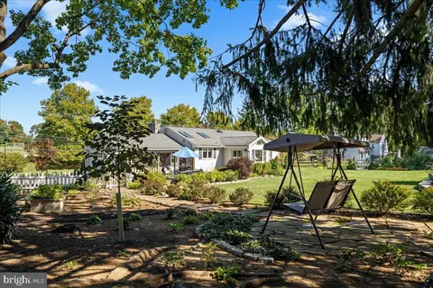 Exterior - 84 Walker Rd, Wayne, PA 19087 photo 6 of 15