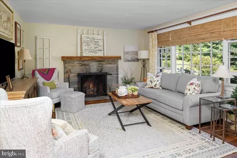 Living - 84 Walker Rd, Wayne, PA 19087 photo 2 of 2