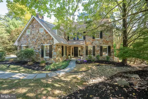 278 Stonegate Dr, Devon, PA 19333