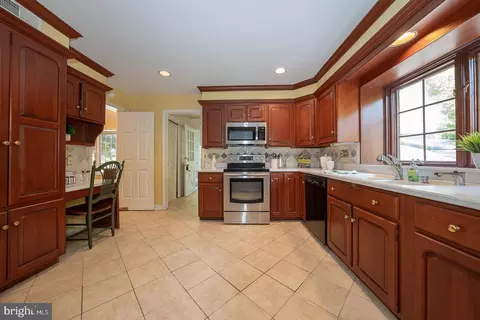 278 Stonegate Dr, Devon, PA 19333 photo 16