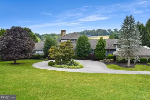 36 Wyndemere Lake Dr, Chester Springs, PA 19425