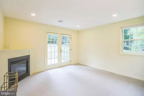 Living - 314 Spencer Rd, Devon, PA 19333 photo 8 of 10