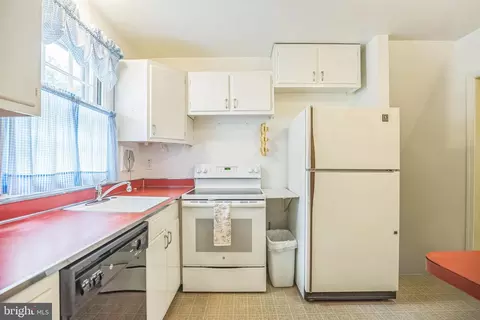 Kitchen - 314 Spencer Rd, Devon, PA 19333 photo 5 of 5