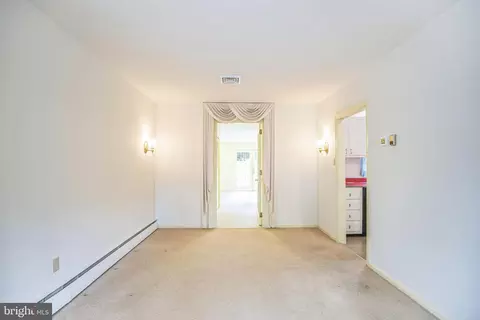 Living - 314 Spencer Rd, Devon, PA 19333 photo 5 of 10
