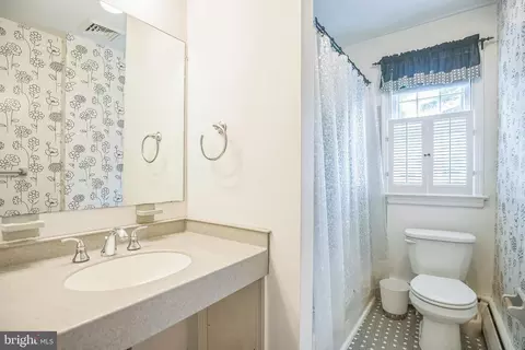 Bath - 314 Spencer Rd, Devon, PA 19333 photo 3 of 3