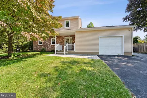 1019 Ericsson Dr, Coatesville, PA 19320