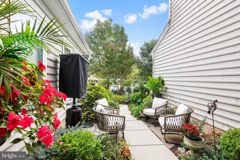545 Downing Ct, Exton, PA 19341 photo 4