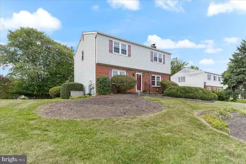 806 Halvorsen Dr, West Chester, PA 19382