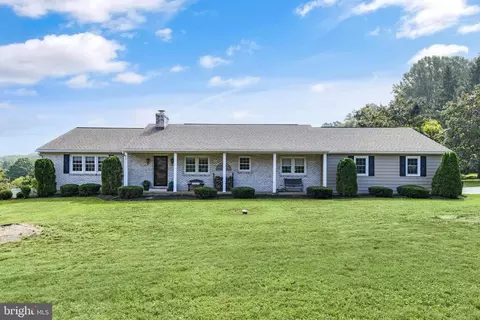 1528 Beaver Hill Rd, Chester Springs, PA 19425