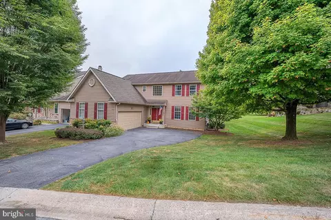 456 Crescent Dr, West Chester, PA 19382