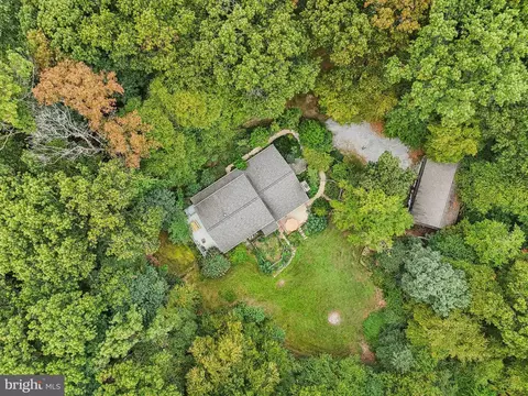 1076 Kings Row Rd, Oxford, PA 19363