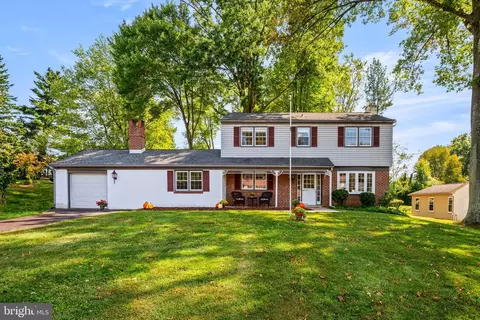 1254 Ravens Ln, West Chester, PA 19382