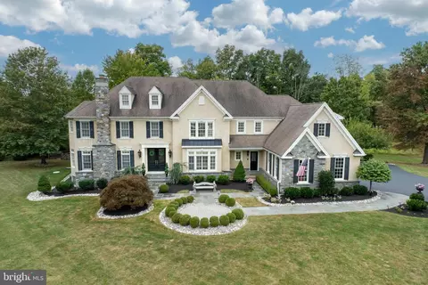 1736 Chantilly Ln, Chester Springs, PA 19425