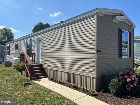 18 Vintage Ln, Honey Brook, PA 19344